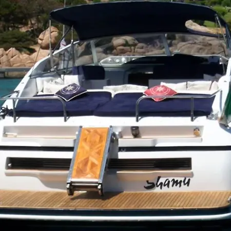 Bådhotel Boat Charter *